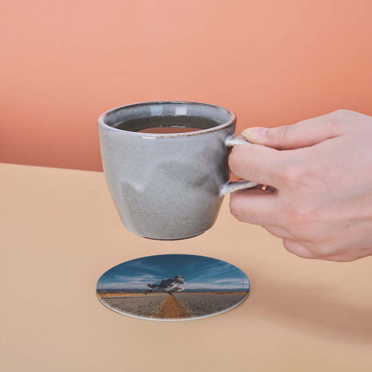 Free - Roaming Road Round Leather Coaster Set - Creative Non - Slip Heat - Resistant Coasters (With Storage Tray, Diameter 10cm)