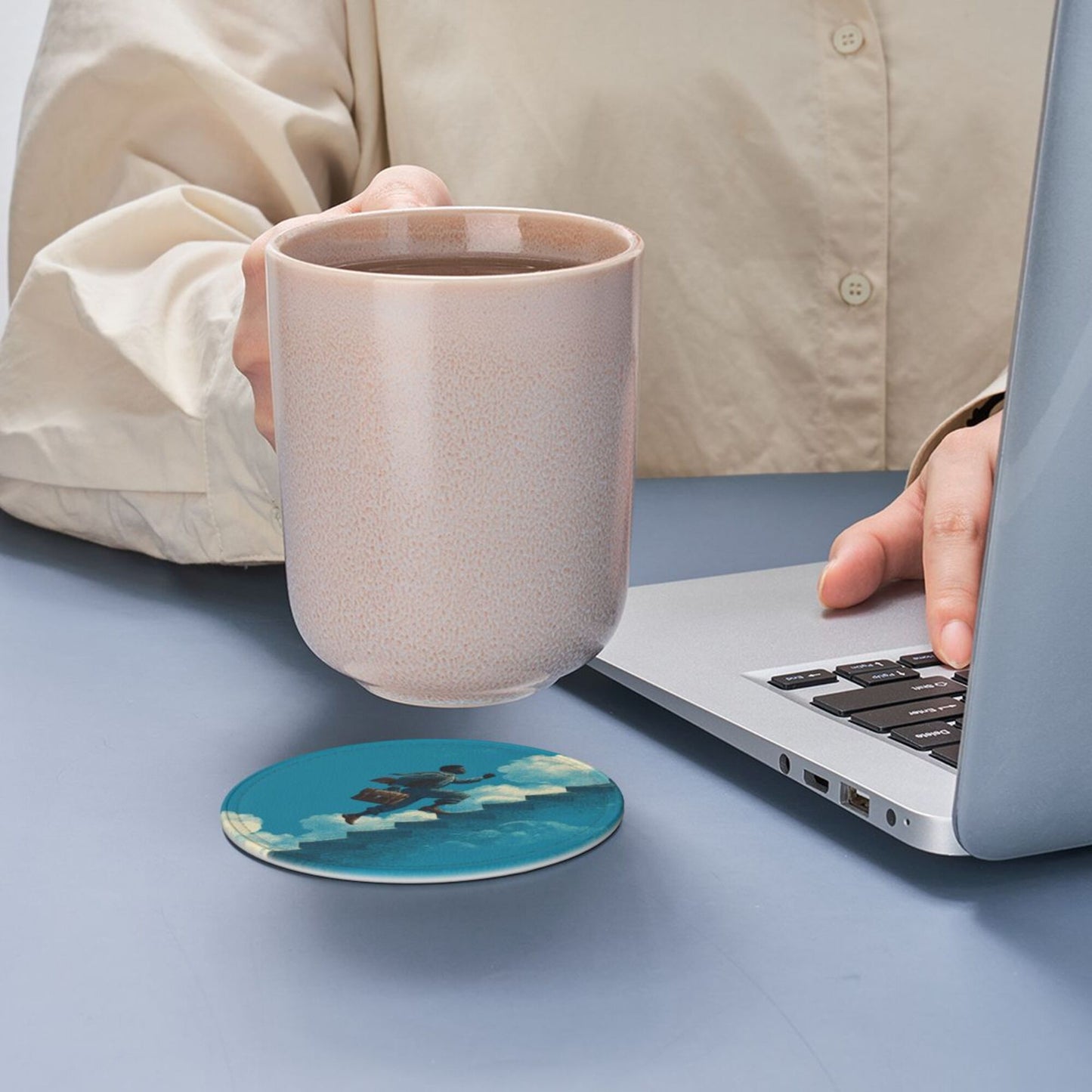 Cloud - Chasing Dream Round Leather Coaster Set - Creative Non - Slip Heat - Resistant Coasters (With Storage Tray, Diameter 10cm)